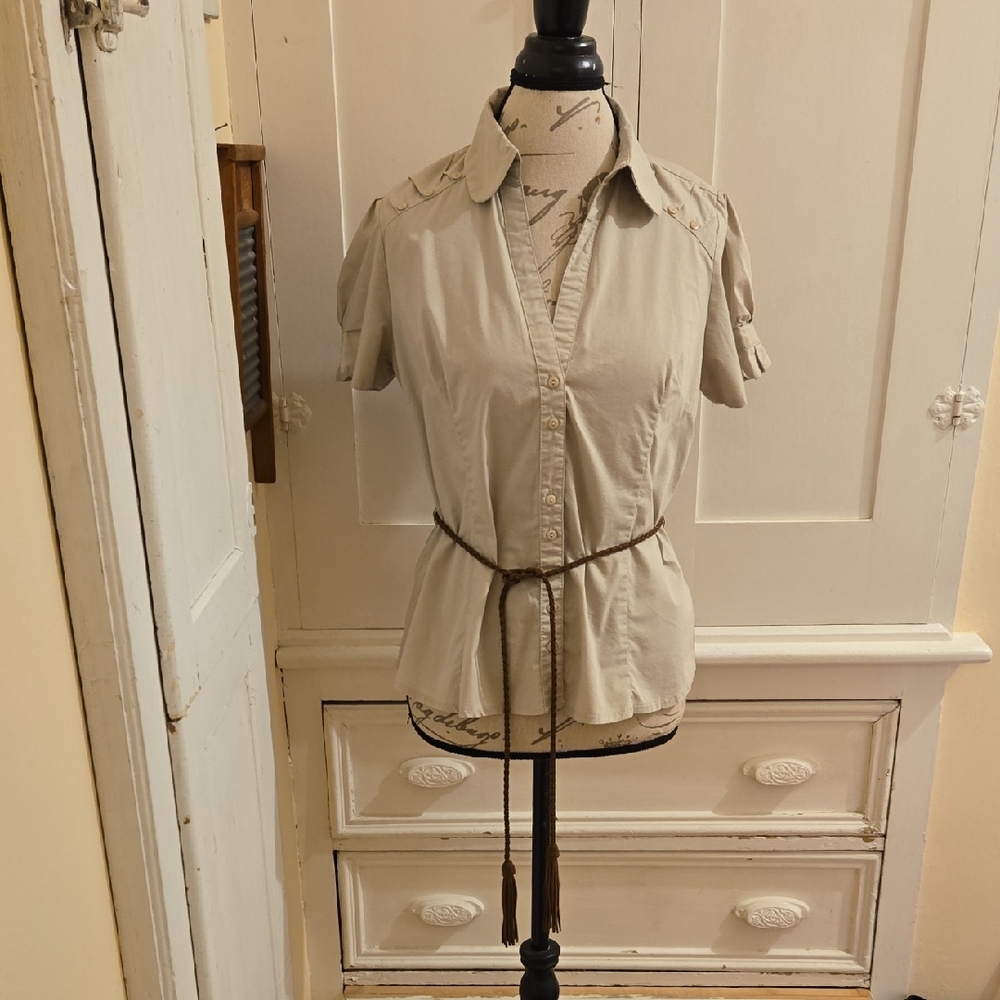 Coupe khaki short sleeved belted blouse Sz L